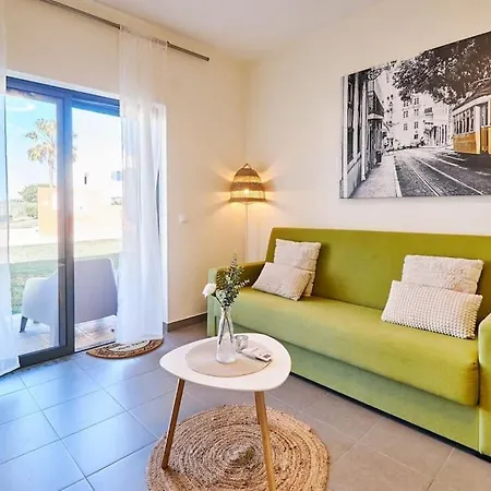 Marie Mit Pool Apartamento *